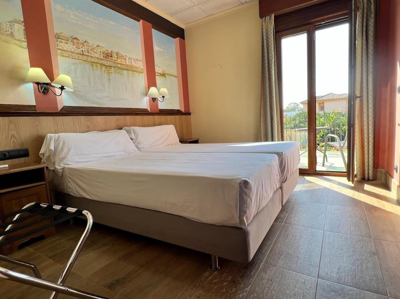 Hotel Pinomar Ел Пуерто де Санта Мария Екстериор снимка